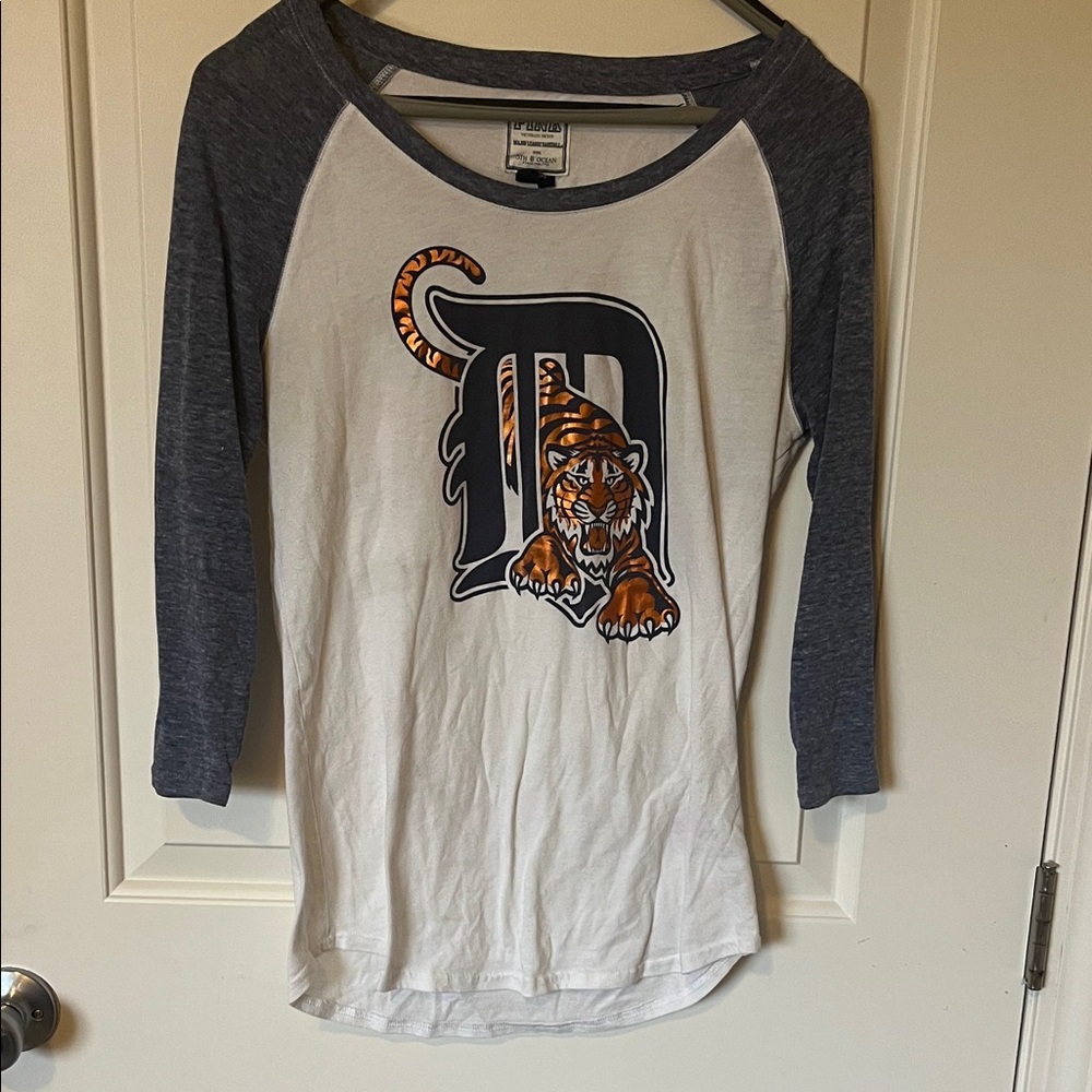 PINK Victoria's Secret White and Navy Detroit Tiger Long Sleeve Tee